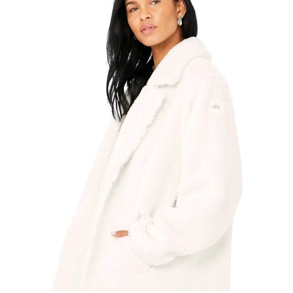 NWT ALO YOGA Oversized Faux-fur Trench Coat In Ivory S Viral teddy sherpa jacket - Picture 1 of 12